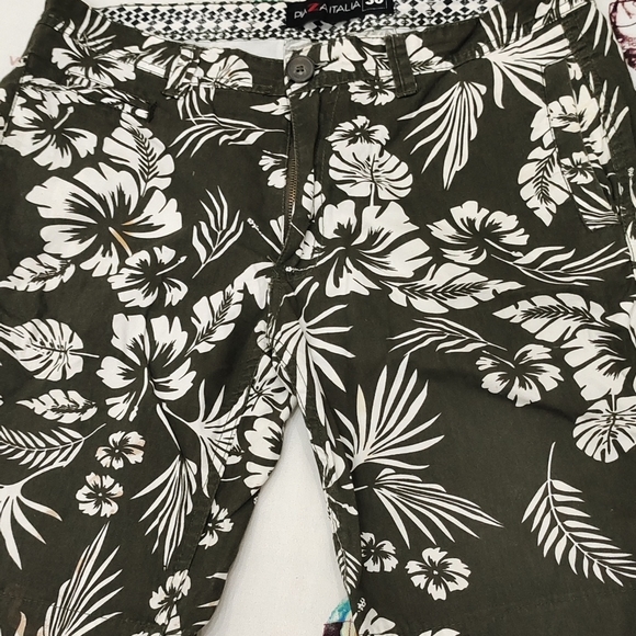 Floral print shorts - Picture 2 of 4
